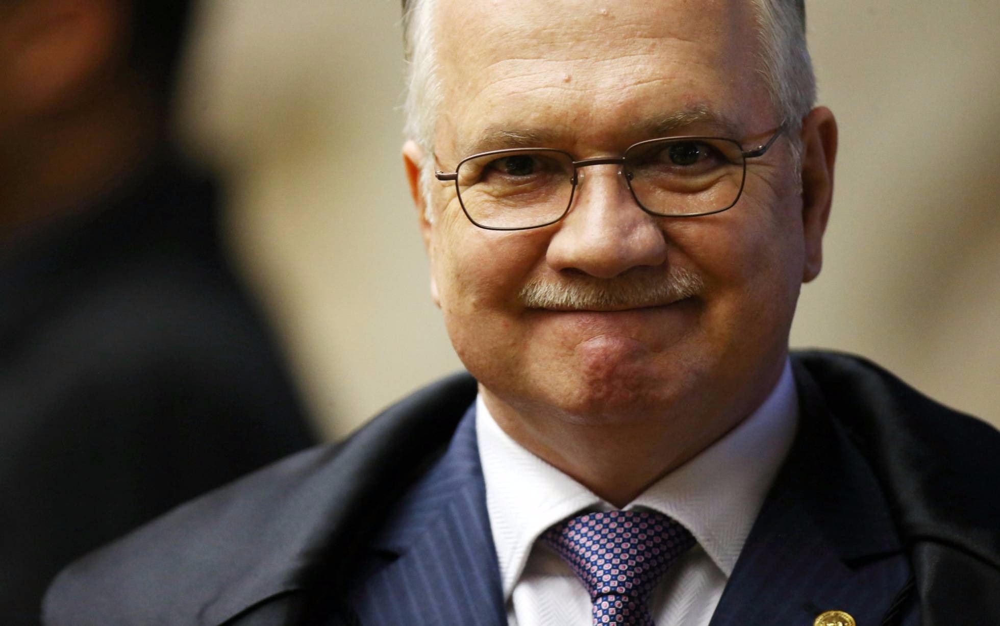 Fachin aceita pedido da defesa de Lula