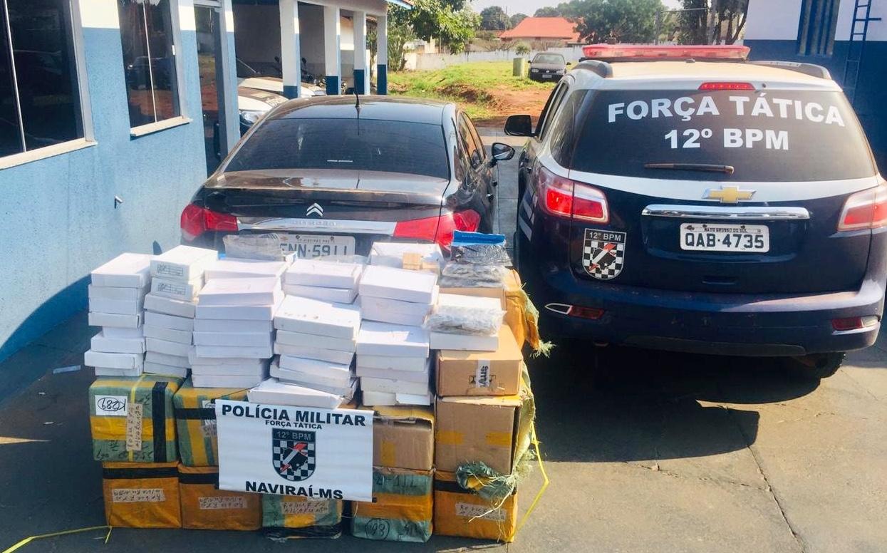 Polícia Militar apreende veículo carregado com produtos descaminhados Polícia Militar apreende veículo carregado com produtos descaminhados