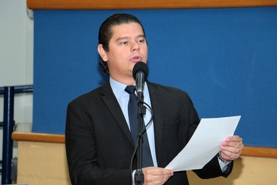 Vereador solicita à Prefeitura instalação de sinalização de PARE em rua do Santo Antônio