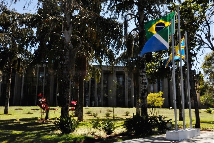 Homenagens e audiência para tratar regularização fundiária marcam semana Luciana Nassar