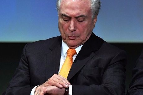 Temer entra na Justiça contra dono da JBS Temer dedicou parte do fim de semana para discutir as ações a serem apresentadas na Justiça contra Joesley
BBC Brasil