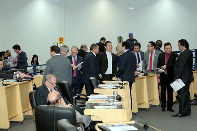 Vereadores votam três Projetos na sessão ordinária desta quinta-feira Vereadores votam três Projetos na sessão ordinária desta quinta-feira