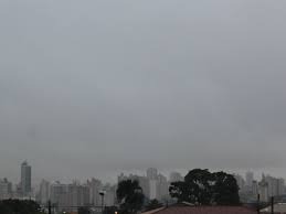 Previsão é de chuva, queda na temperatura e granizo neste domingo