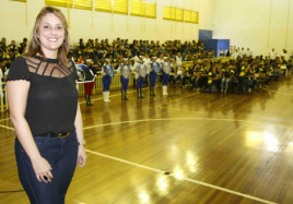 Nova gestão do Instituto Mirim corta gastos desnecessários e investe na qualidade da alimentação dos alunos Foto:SCS
Em ritmo acelerado de trabalho, Andréia Olarte já realizou importantes ações e mudanças administrativas