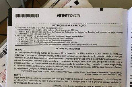 Inep confirma que imagens que circulam nas redes são da prova Prova do Enem circula pelas redes sociais
Reprodução/Twitter