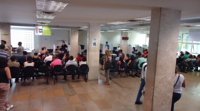 Fundação do Trabalho inicia o mês com quase mil vagas de emprego no MS Fundação do Trabalho inicia o mês com quase mil vagas de emprego no MS