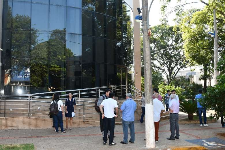 Júri popular restrito às famílias e testemunhas iniciou às 8h e só acabou depois das 22h. Hedio Fazan/Dourados News