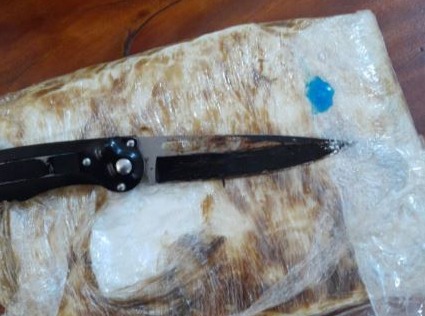 Homem é flagrado na BR-463 com cocaína que seria levada para Salvado (BA) Divulgação