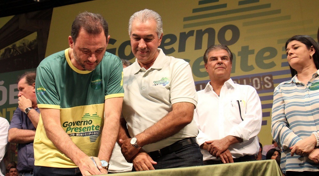 refeito Waldeli e governador Reinaldo Azambuja assinam obras para Costa Rica / Chico Ribeiro