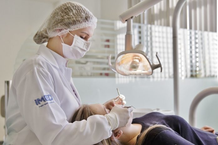 Prefeitura abre credenciamento para dentistas visando ampliar atendimentos