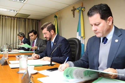 Reunião da CCJR é realizada no plenarinho Deputado Nelito Câmara
Foto: Victor Chileno AL/MS