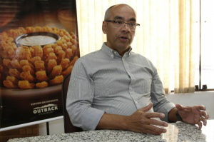 Naldo, o sócio regional do Outback, garante que o restaurante não veio para falir. (Foto: Marcelo Victor)