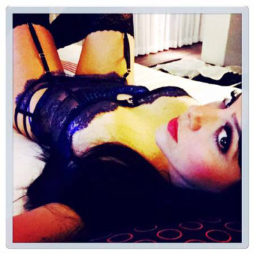 Stephanie em momento íntimo