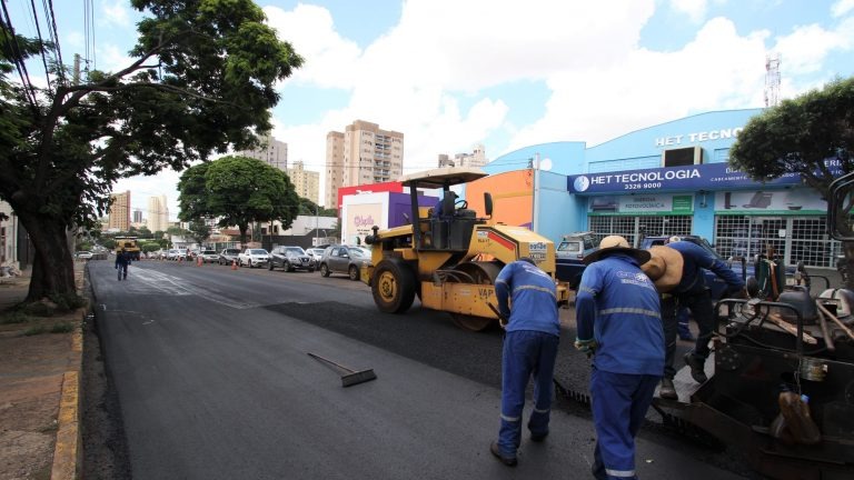Nova etapa da parceria com a Águas garantirá 26 km de recapeamento em 22 ruas Nova etapa da parceria com a Águas garantirá 26 km de recapeamento em 22 ruas