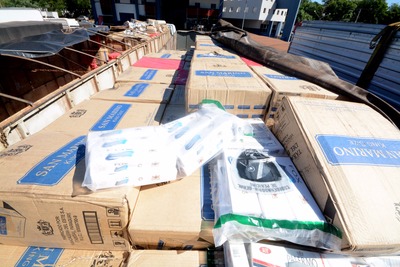 Em 2017, Receita Federal reteve R$ 322 milhões em cigarros Carretas de cigarros no pátio da Receita Federal aguardam para que o produto seja triturado - Foto: Bruno Henrique / Correio do Estado