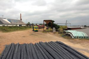 Terminal de Porto Murtinho é entreposto de cargas para a Argentina e Bolívia Capacidade de embarque do terminal de Murtinho é de 500 mil toneladas/ano (Foto: Edemir Rodrigues/Subcom)