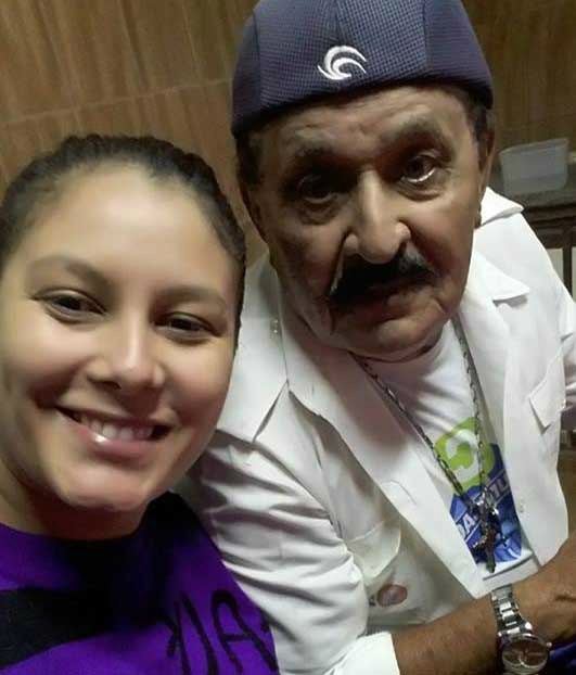 Idoso não suporta espera de 7 horas por ambulância e morre em Campo Grande Libertino e a neta que falou sobre o descaso - Foto: Reprodução/Facebook