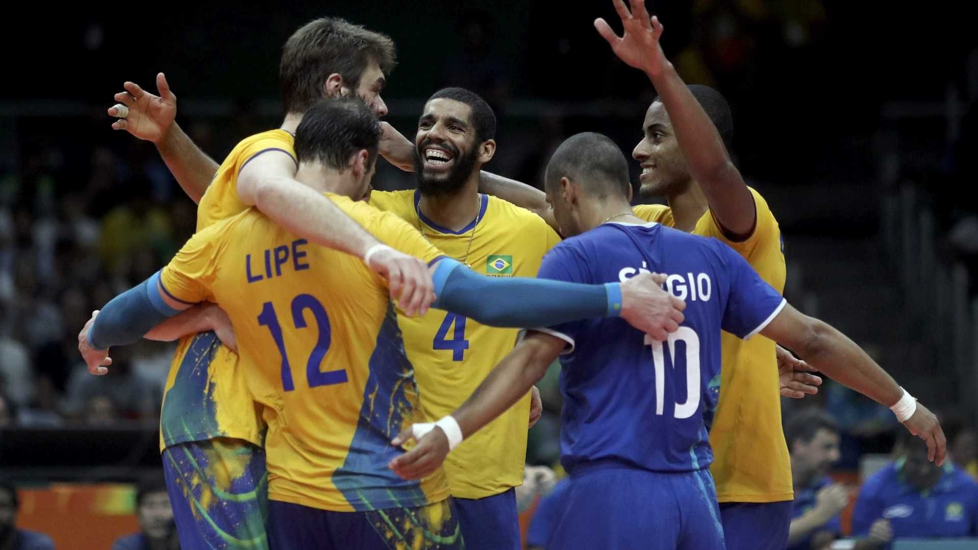 Com vitória dos EUA, Brasil vai à semi do Mundial de vôlei