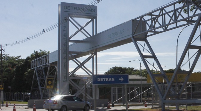 Para evitar aglomeração, Detran limita em 180 atendimentos por dia na sede