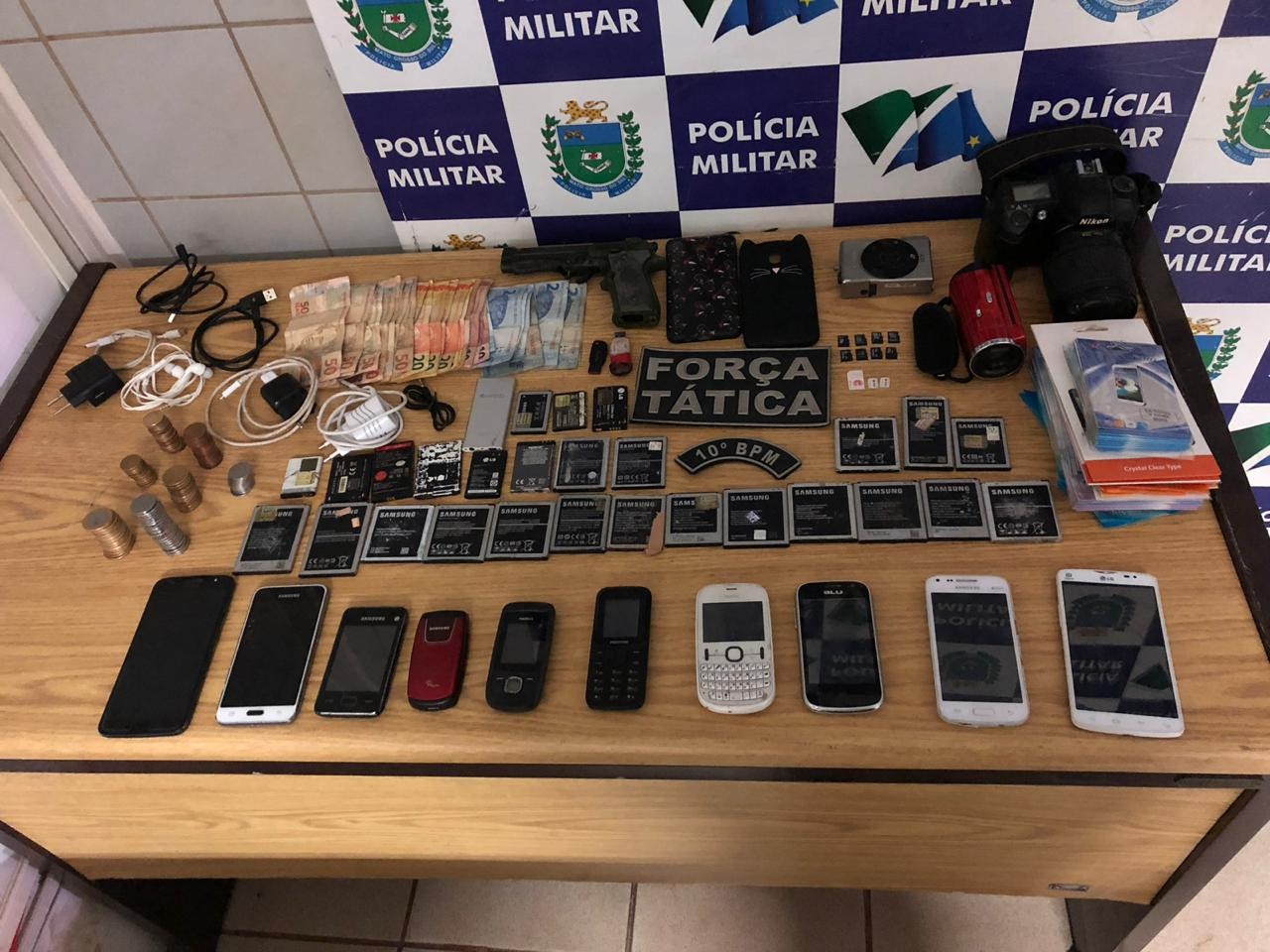 PM prende autor de roubo de celular e chega até o receptador