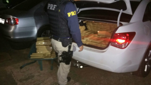 Na Capital, traficante morre em troca de tiros com equipe da PRF Carga de maconha que traficante morto levava pesou 880 quilos, segundo a polícia - Foto: Divulgação