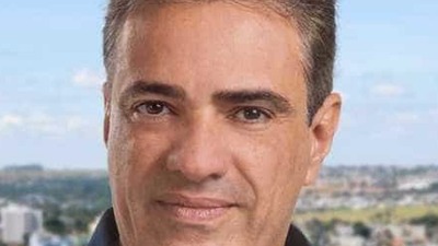 Deputado zomba de projeto de lei e descobre que ele é o autor © Divulgação