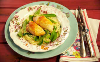 Enroladinho de frango (Foto: Editora Panelinha/Gilberto Jr.)