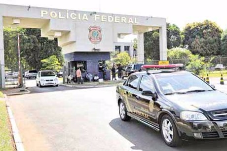 Após depoimento de oito horas, Joesley deixa a sede da PF