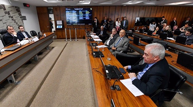 Com o parecer favorável, o projeto de resolução segue para análise do plenário, com pedido de urgência - Foto: Edilson Rodrigues/Agência Senado
