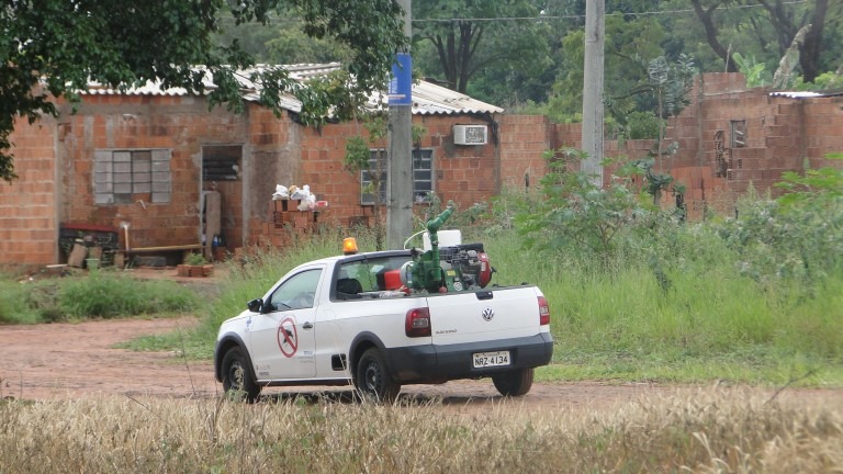Fumacê passará em quatro bairros para reforçar o combate ao Aedes