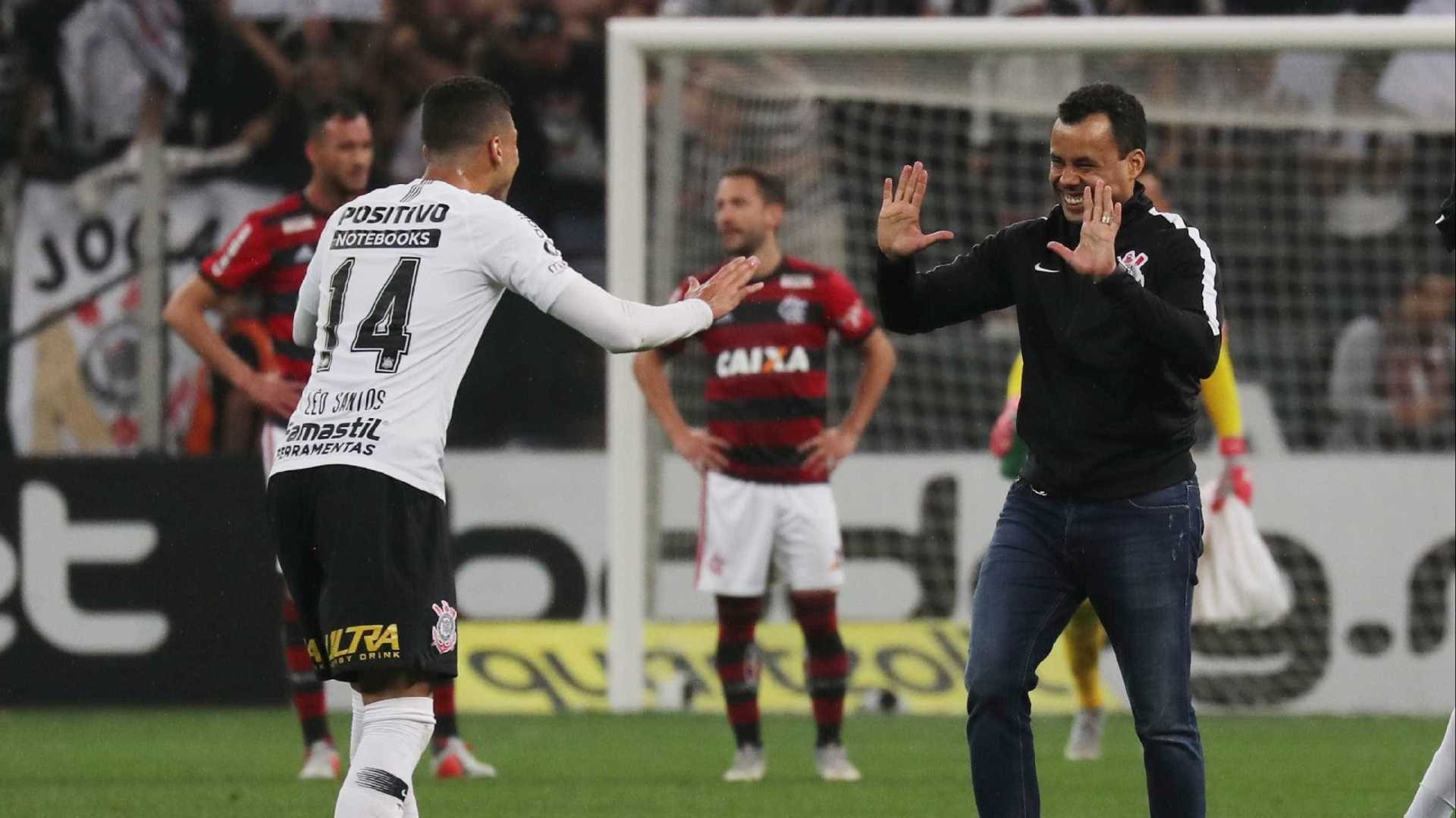 Paulo Whitaker / Reuters