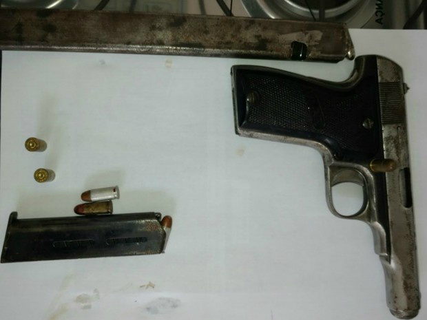 Arma utilizada pelo suspeito contra os policiais militares do Choque (Foto: Choque/Divulgação)