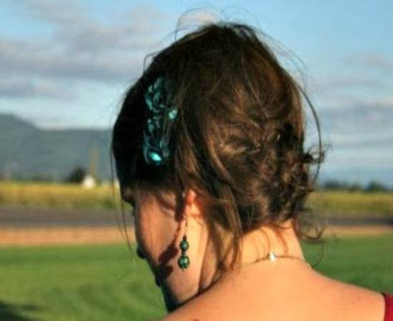 Mulher não lava os cabelos há 5 anos com shampoo e diz que agora eles são mais saudáveis