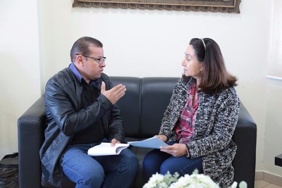 Pedro Pepa em visita à prefeita Délia Razuk (Foto: Eder Gonçalves)