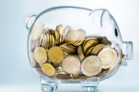 Especialista diz que é importante pensar nos rendimentos a longo prazo para realizar um bom investimento
BBC Brasil