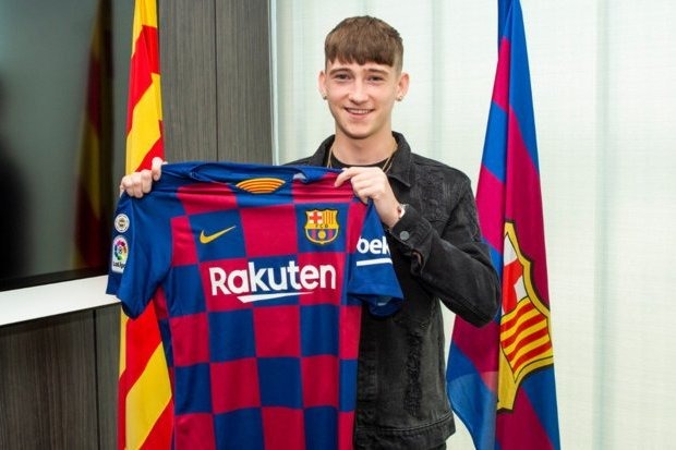 Barcelona contrata jovem promessa inglesa Foto: O Gol
