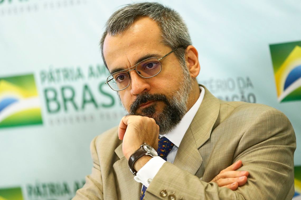 MEC quer alterar meta de investimento de 10% do PIB Foto: Agência Brasil