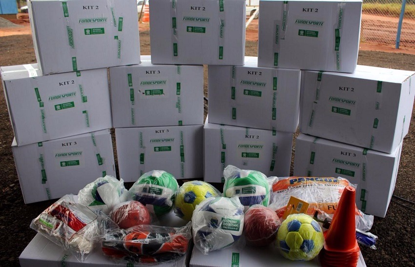 Governo do Estado finaliza entrega de kits esportivos às escolas Foto: Fundesporte