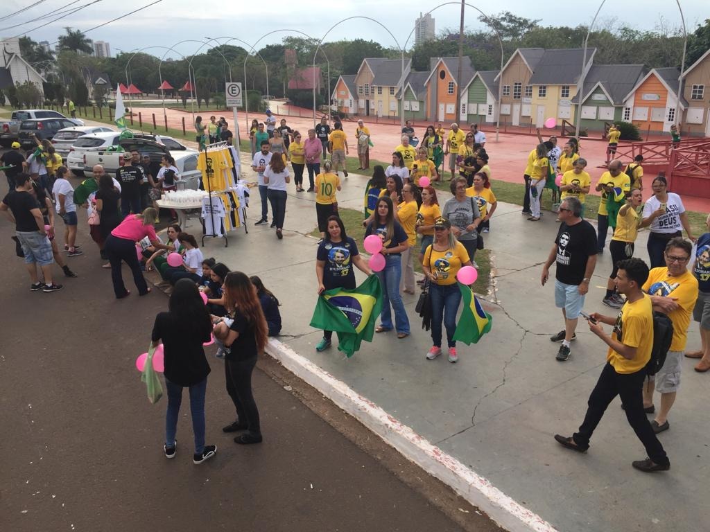 Manifestantes favoráveis a Jair Bolsonaro se concentram na Cidade do Natal - Foto: Daniella Arruda