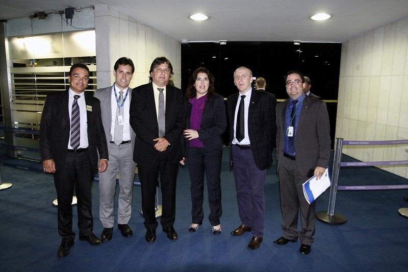 Prefeitos tentam no Senado incluir municípios na Reforma da Previdência Arquivo/Caravina e a senadora Simone Tebet (MDB-MS)
