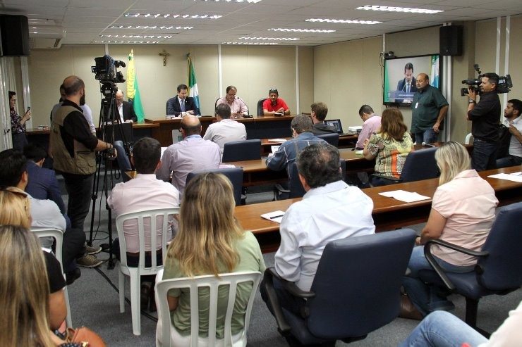 Frente Parlamentar propõe inclusão de leite produzido em MS na merenda escolar Wagner Guimarães