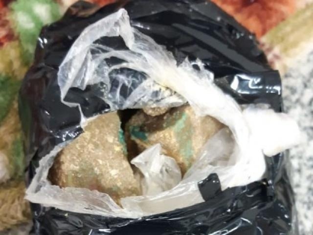 Mãe com filho de 6 meses é flagrada pela PRF com droga na BR-463 Divulgação/PRF