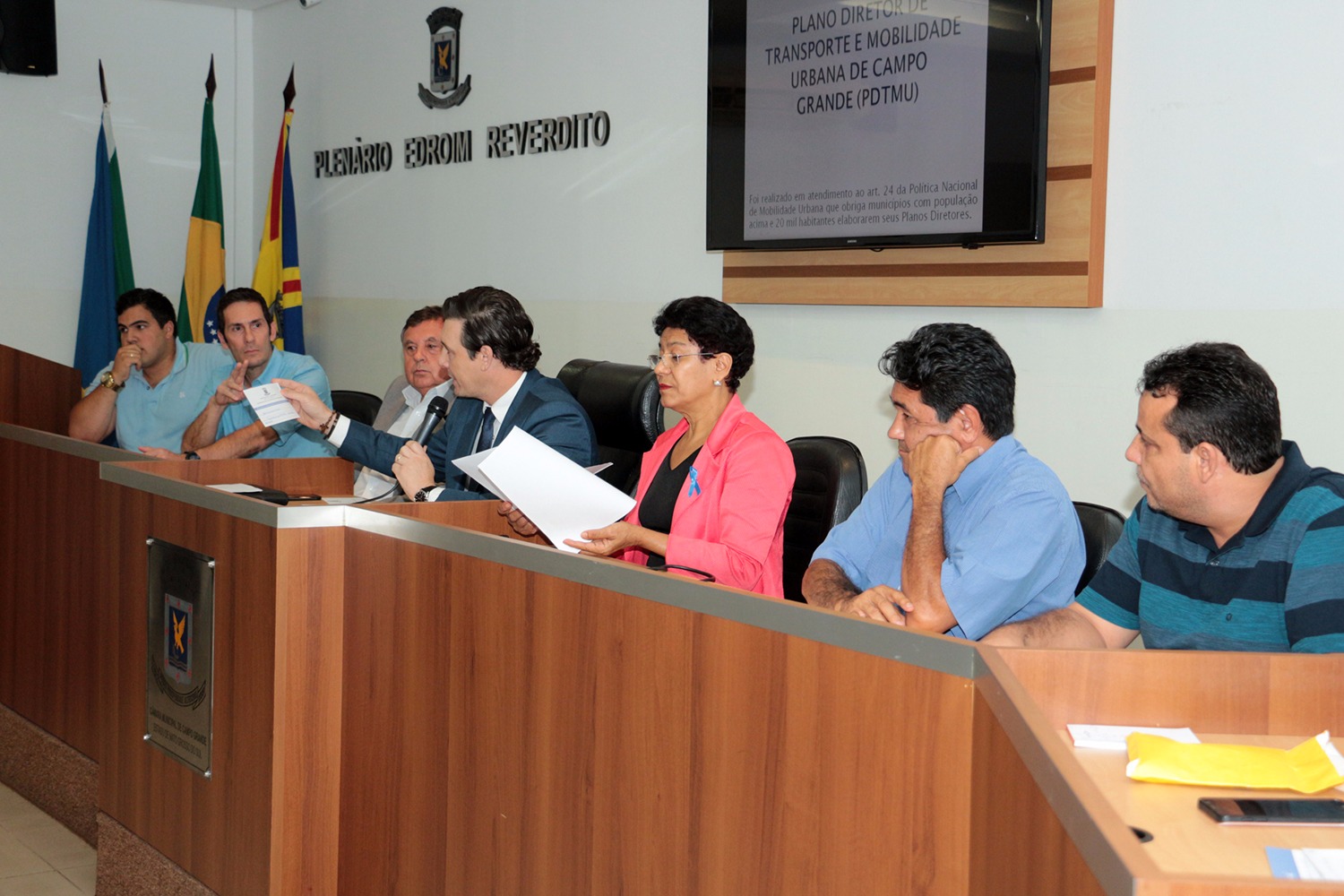 Empresários reclamam de impacto de obras na Rua Brilhante