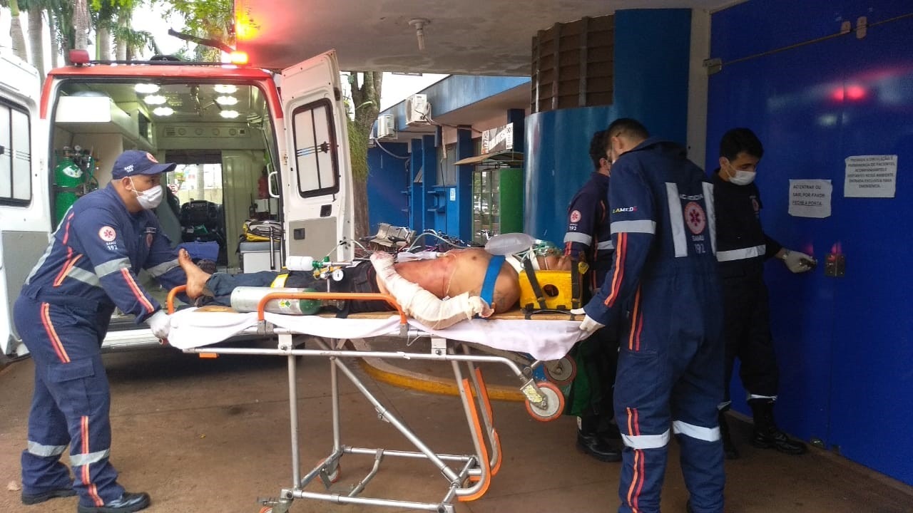 Briga entre vizinhos termina na morte de um deles esfaqueado A vítima foi encaminhada para Hospital da Vida, em Dourados. Cido Costa