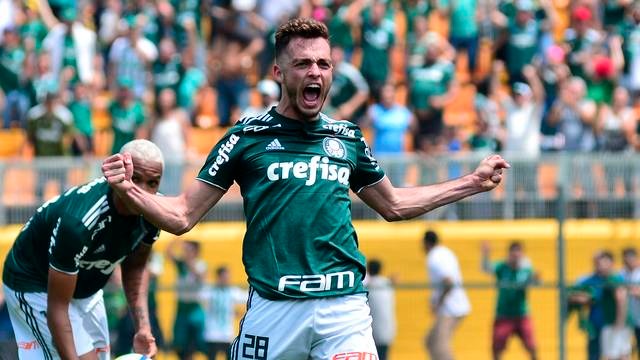Hyoran comemora o segundo gol do Palmeiras no fim do primeiro tempo (Foto: Bruno Oliveira/Dia Esportivo/Estadão Conteúdo)