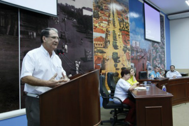 Saúde de Dourados acolhe quase metade dos municípios do Estado Secretário de Saúde, Sebastião Nogueira, em discurso durante abertura da Conferência Municipal de Saúde – Chico Leite