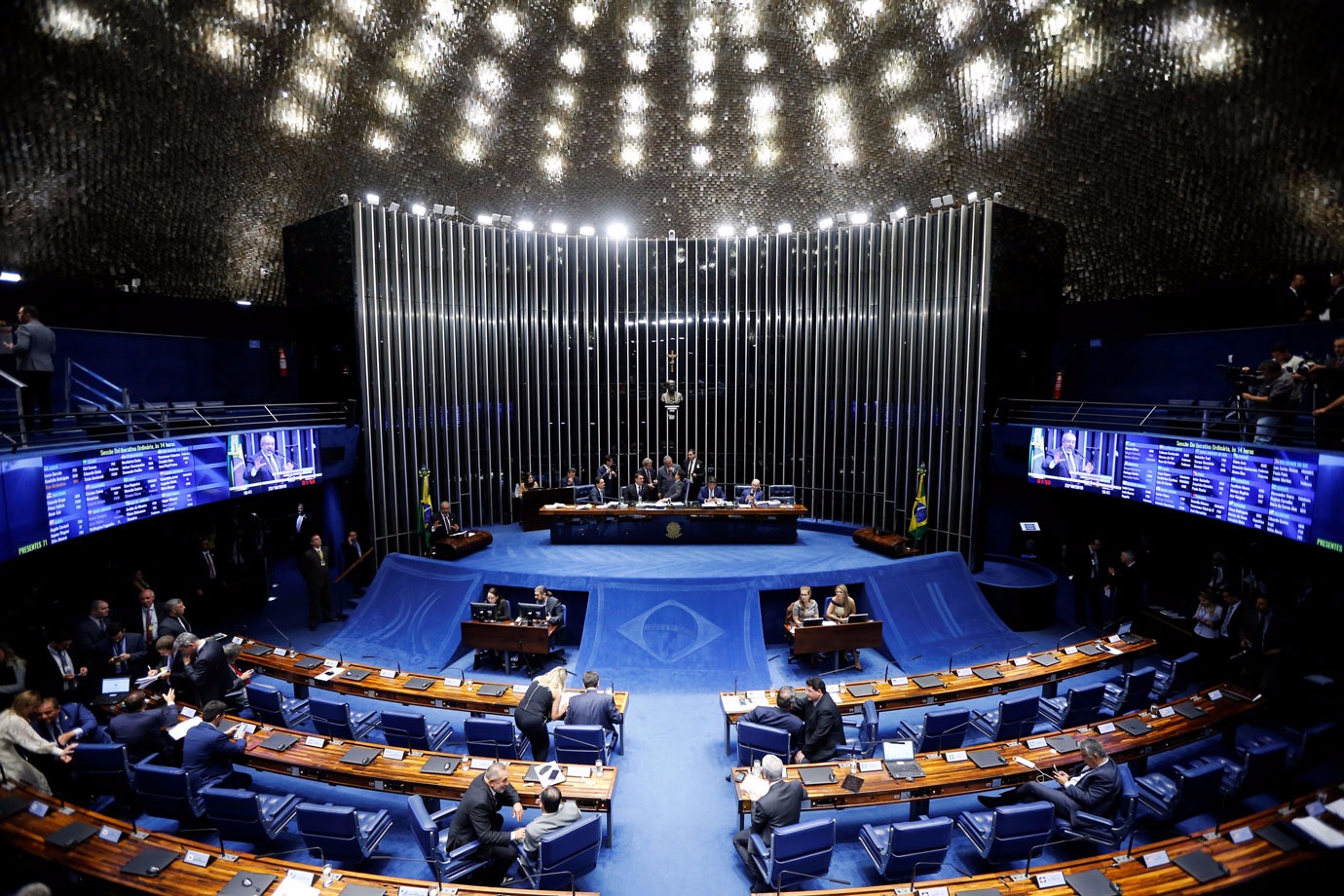 CCJ do Senado aprova PEC Paralela da Previdência Revista Exame