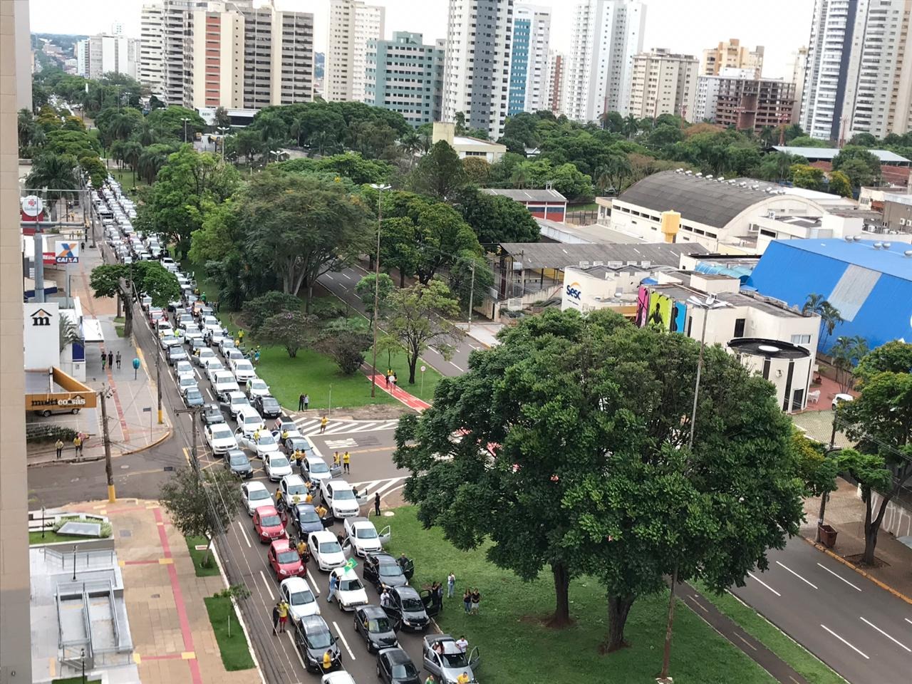 Vídeo: início da carreata prol Bolsonaro nos altos da Afonso Pena