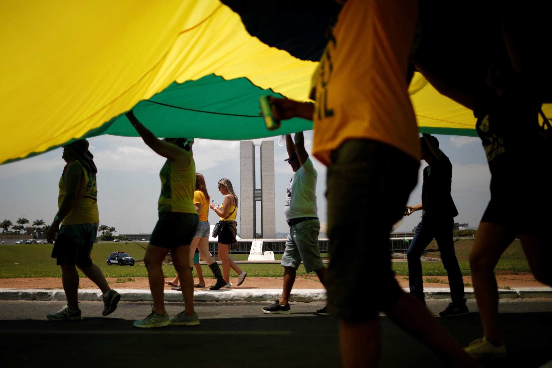 Defensores de Bolsonaro promovem atos de apoio pelo país Reuters / Ueslei Marcelino