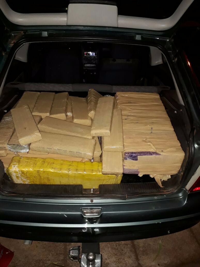 Casal é preso trazendo maconha para Campo Grande